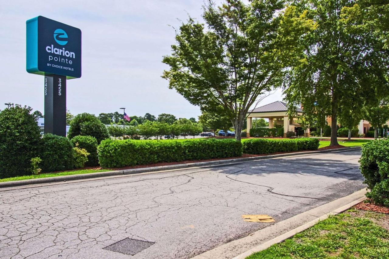 Clarion Pointe New Bern Hotel Bagian luar foto