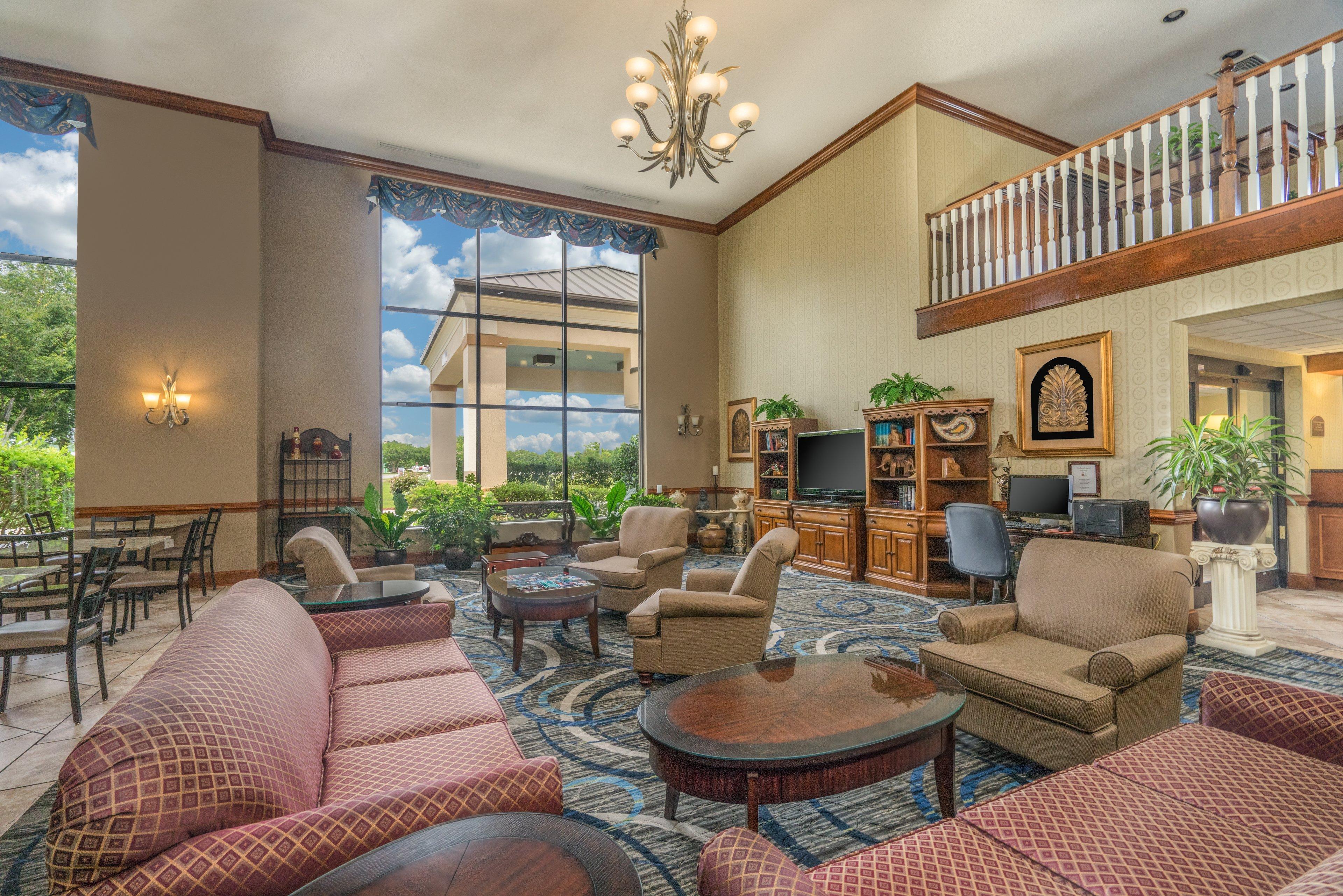 Clarion Pointe New Bern Hotel Bagian luar foto