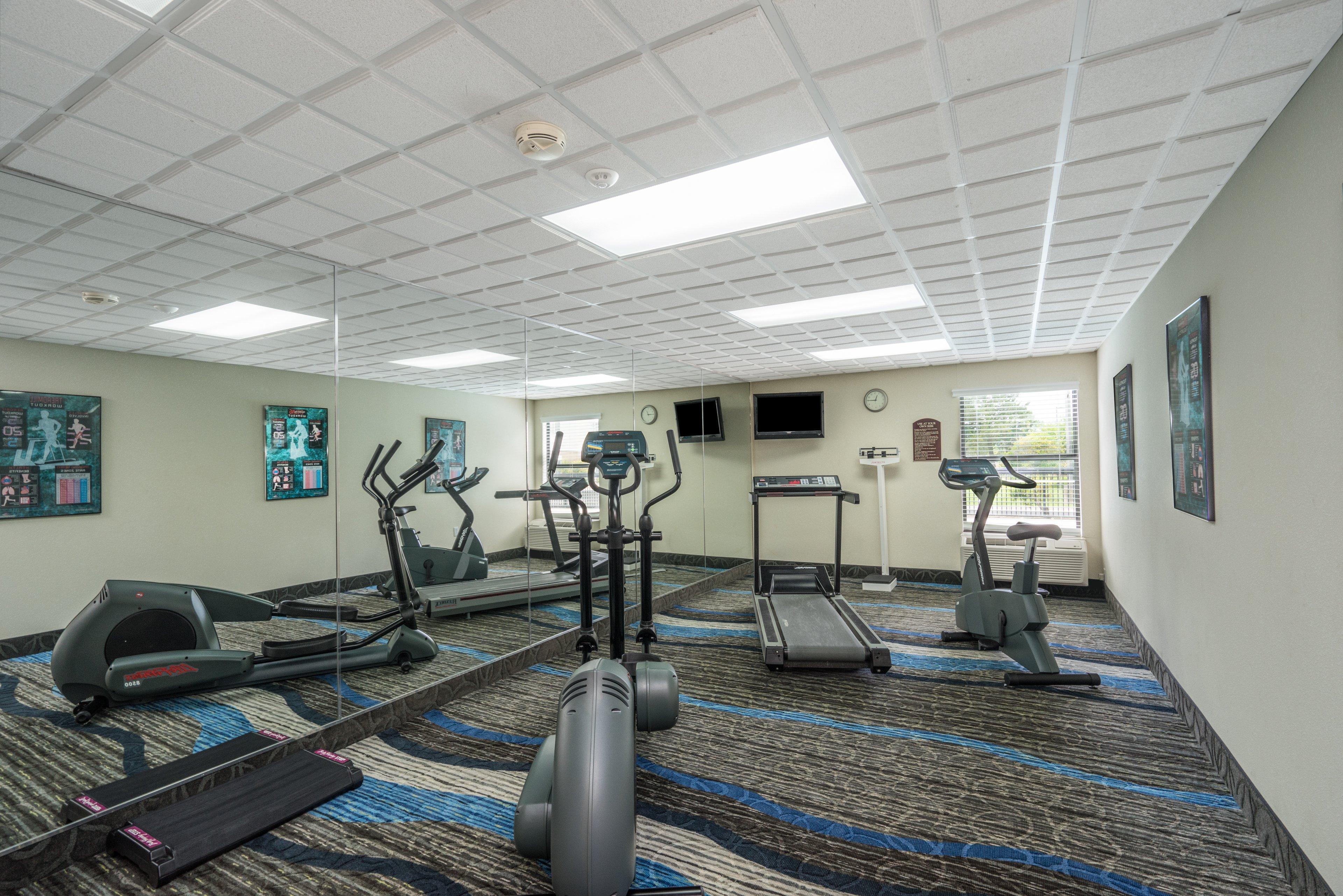 Clarion Pointe New Bern Hotel Bagian luar foto