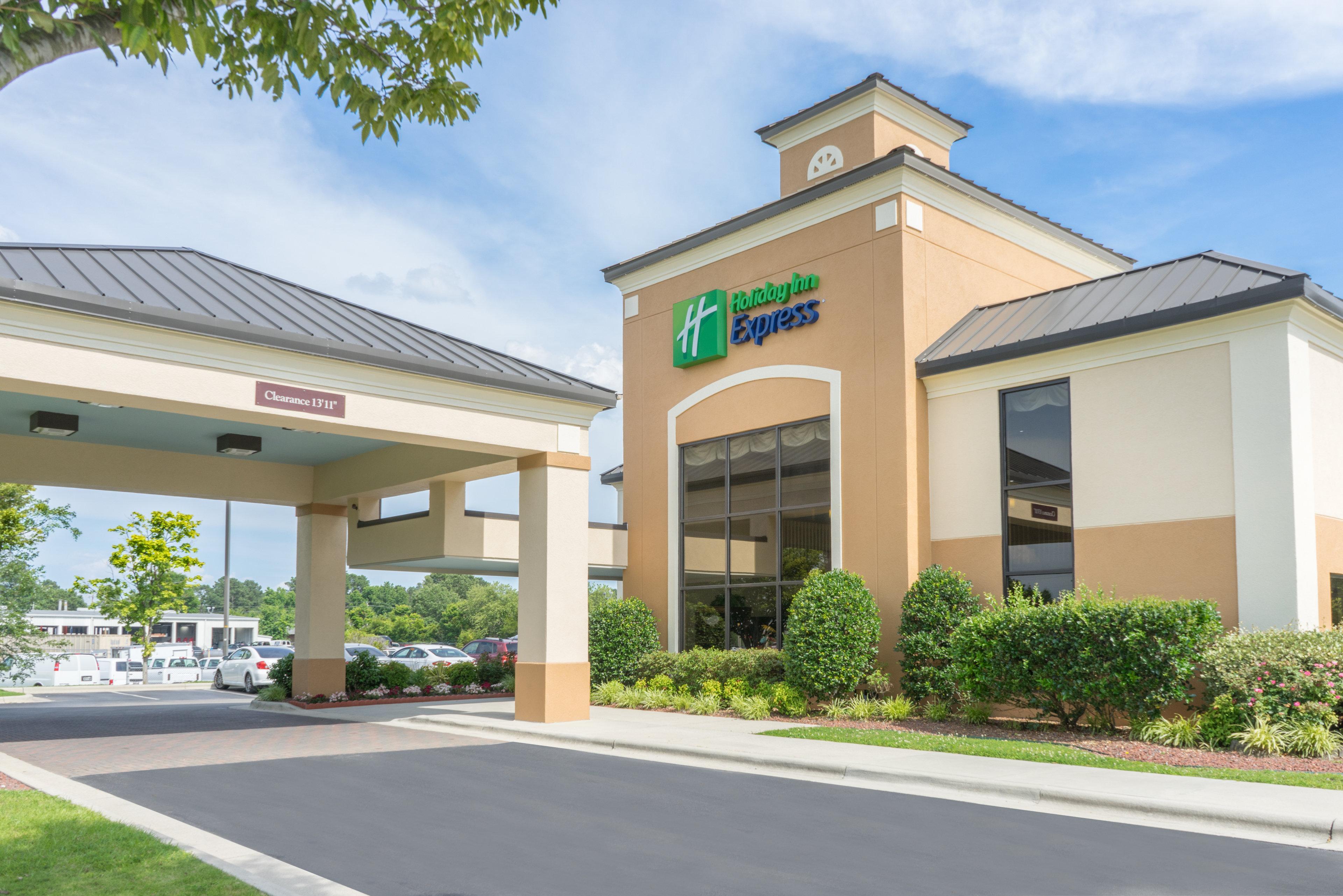 Clarion Pointe New Bern Hotel Bagian luar foto