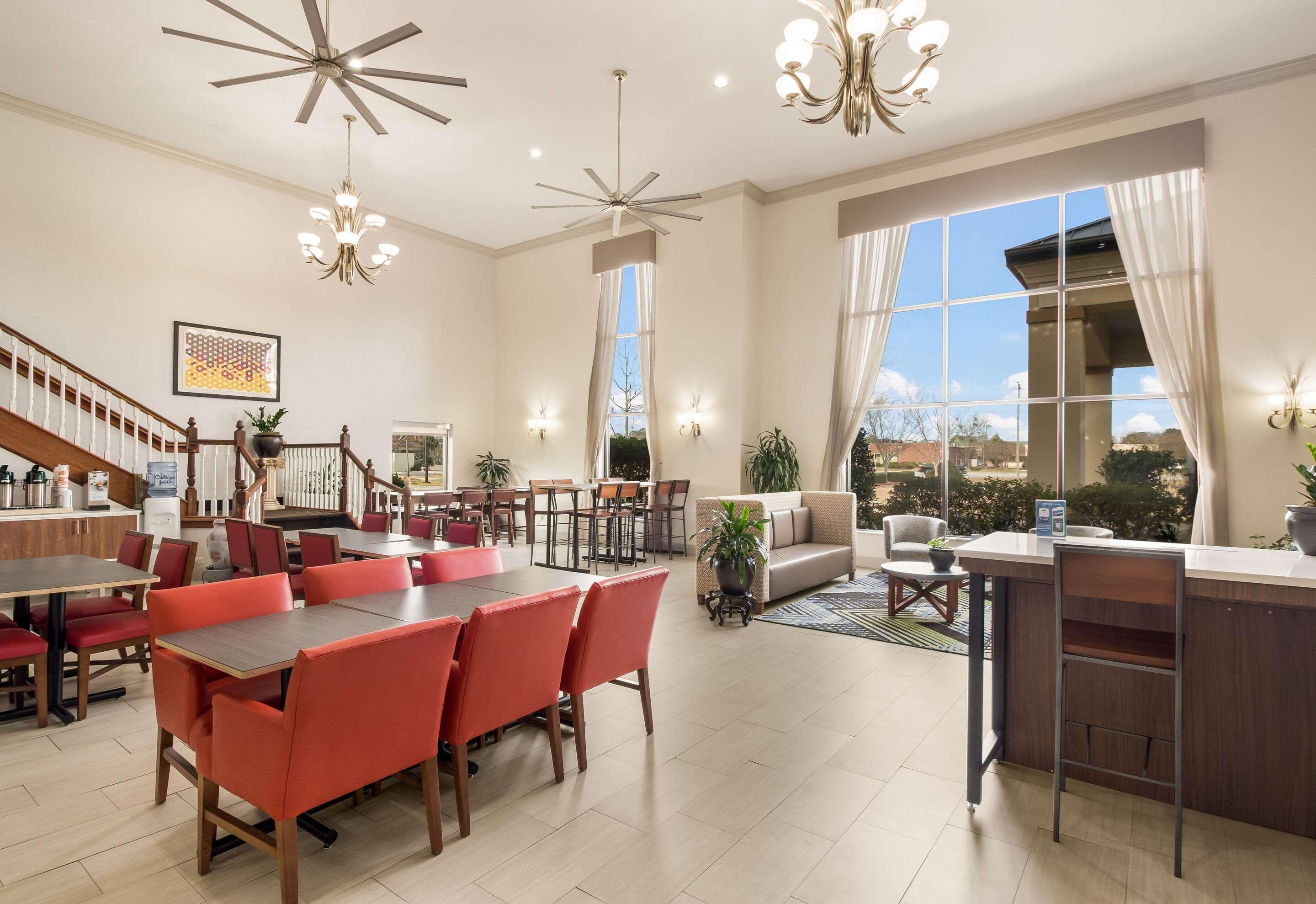 Clarion Pointe New Bern Hotel Bagian luar foto