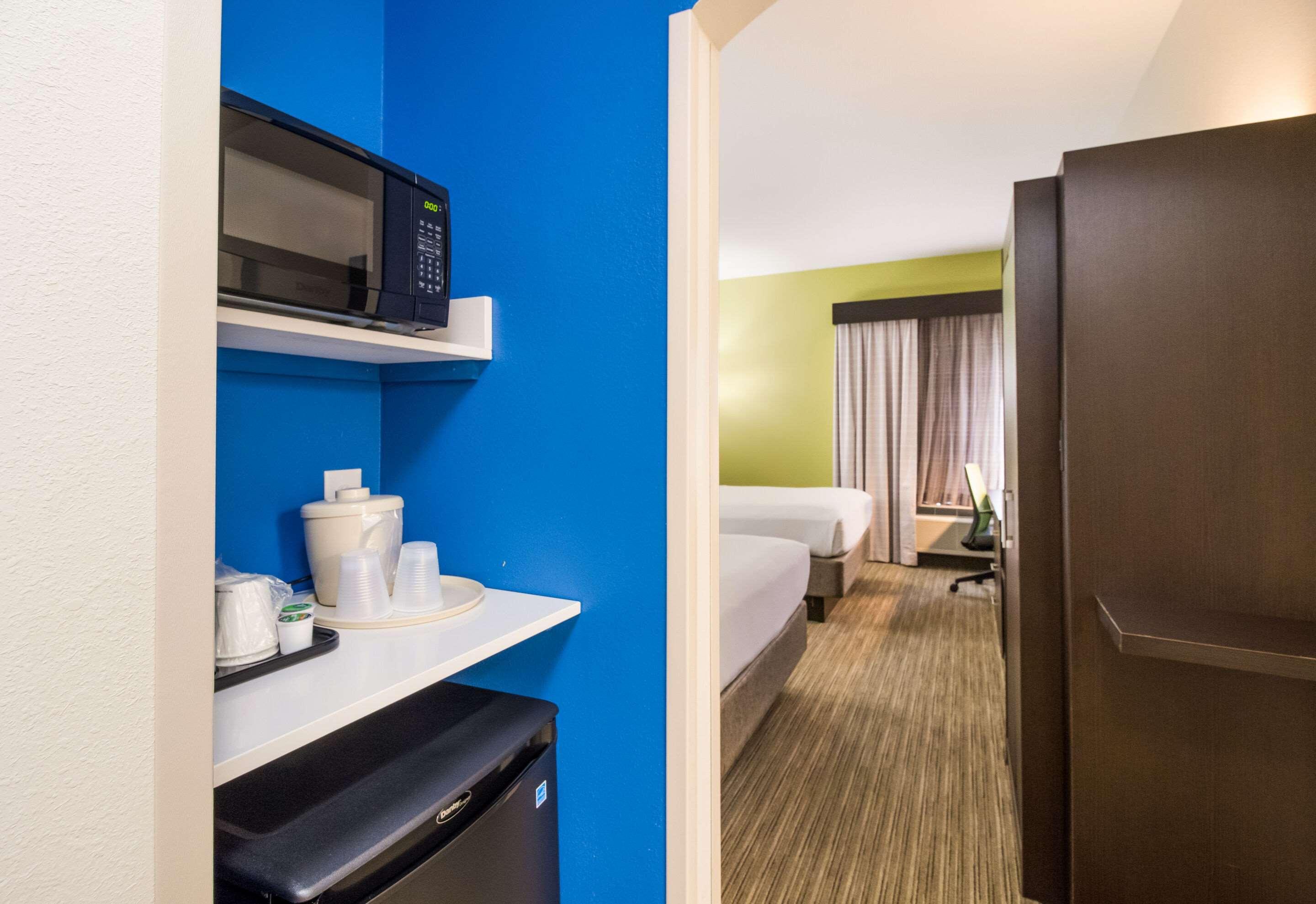 Clarion Pointe New Bern Hotel Bagian luar foto