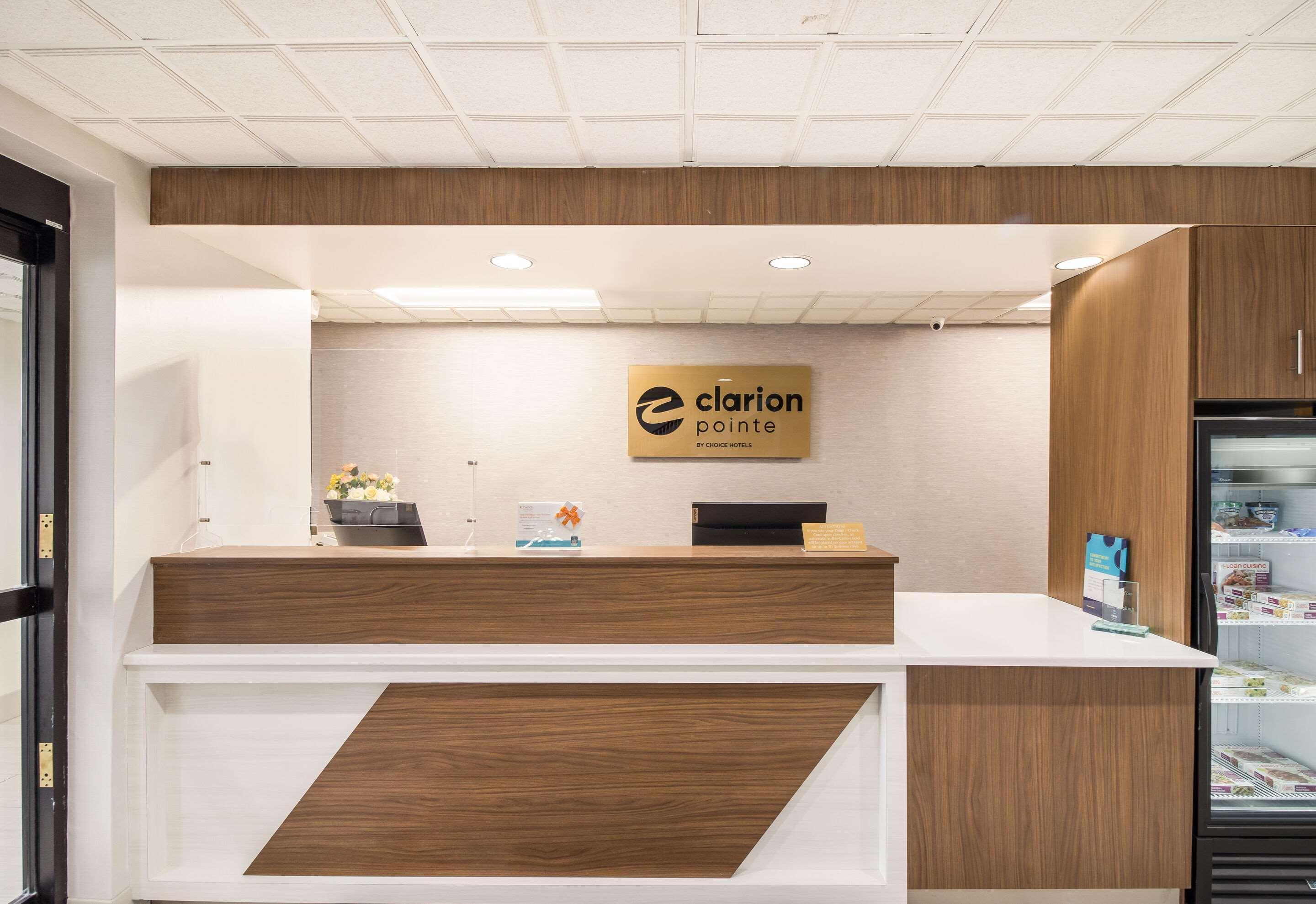 Clarion Pointe New Bern Hotel Bagian luar foto