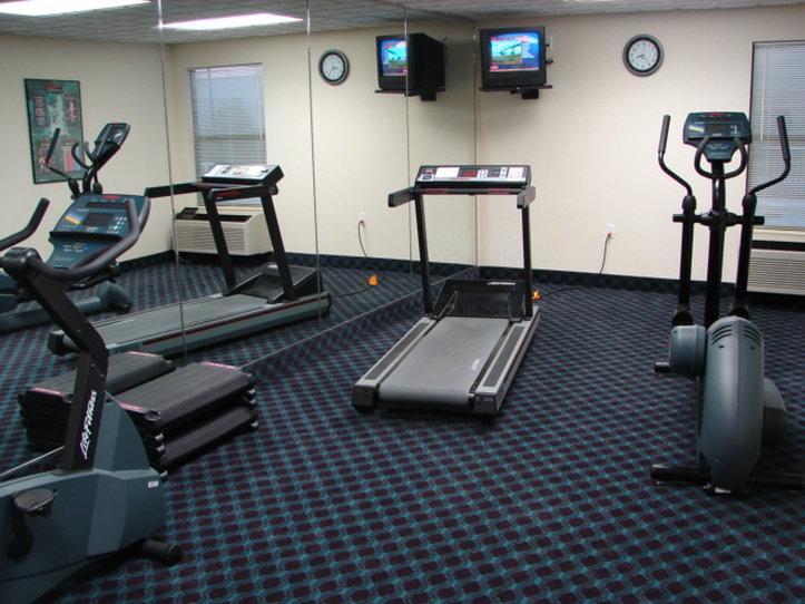 Clarion Pointe New Bern Hotel Bagian luar foto