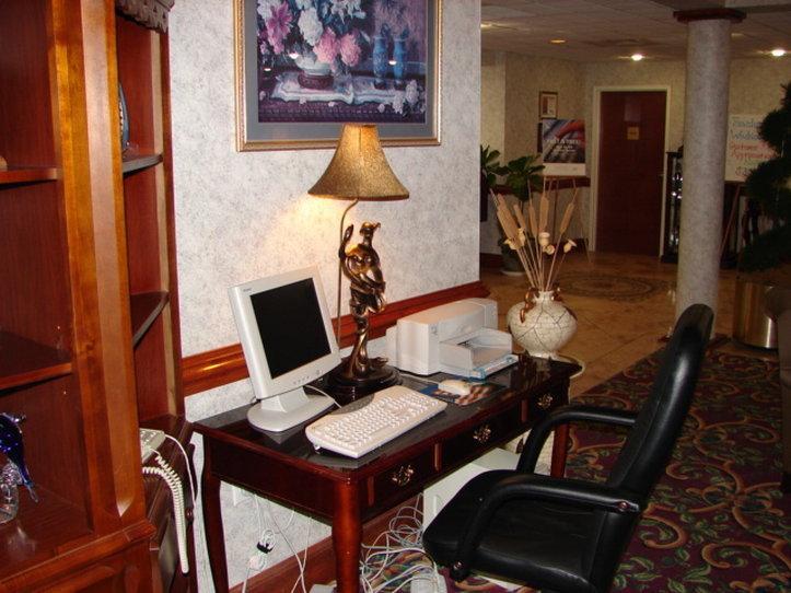 Clarion Pointe New Bern Hotel Bagian luar foto