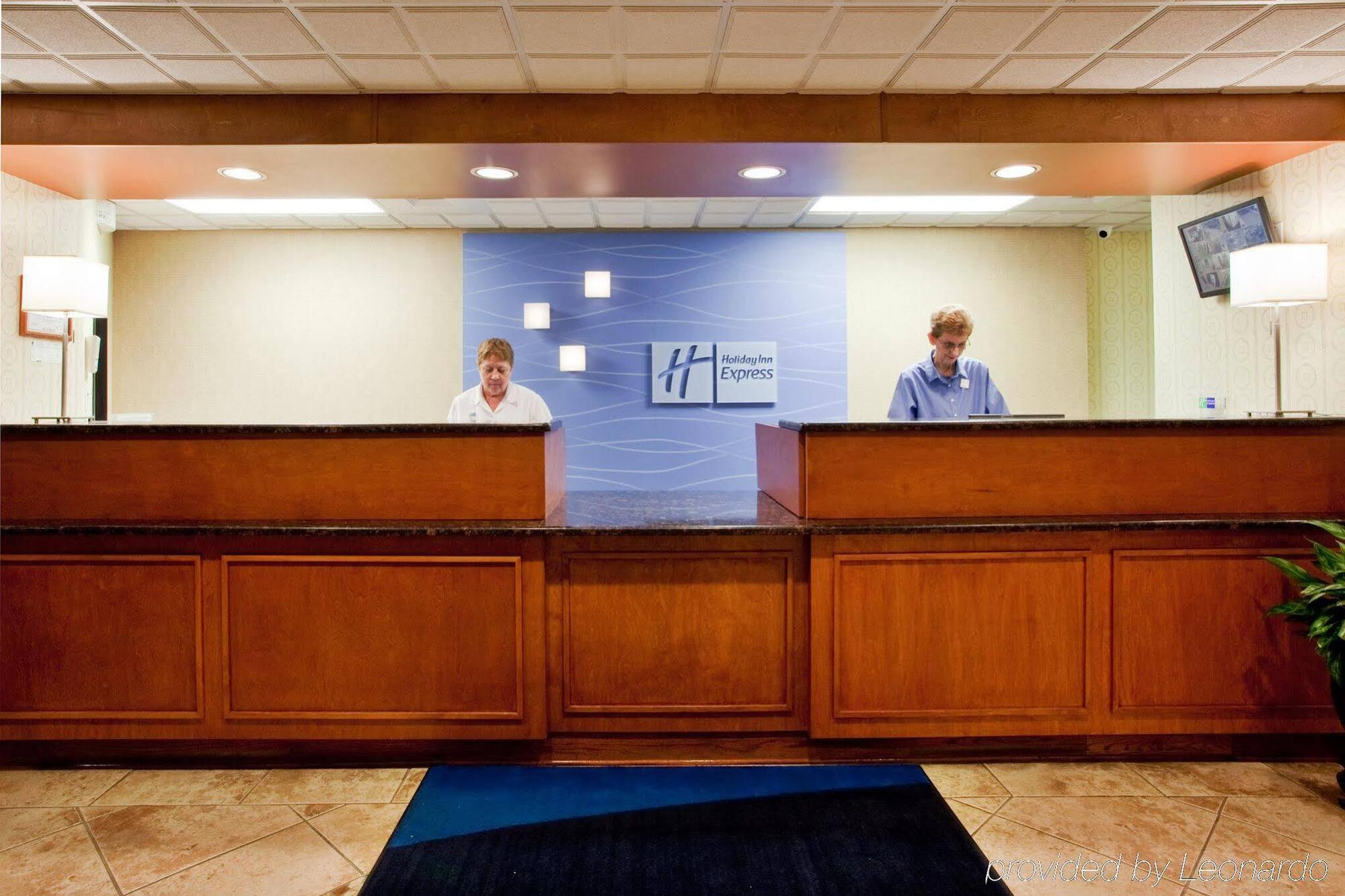 Clarion Pointe New Bern Hotel Bagian luar foto